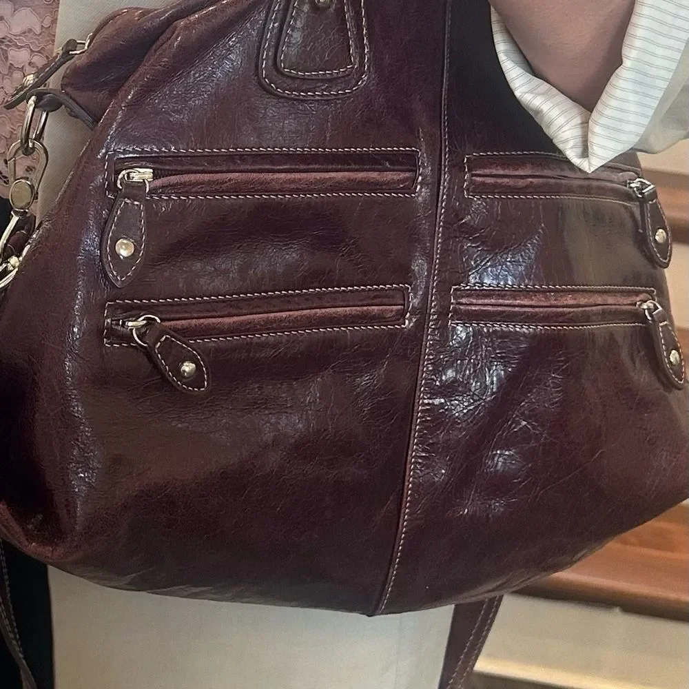 Barr and Barr Elegant Wine Brown Leather Shoulder and crossbody Bag